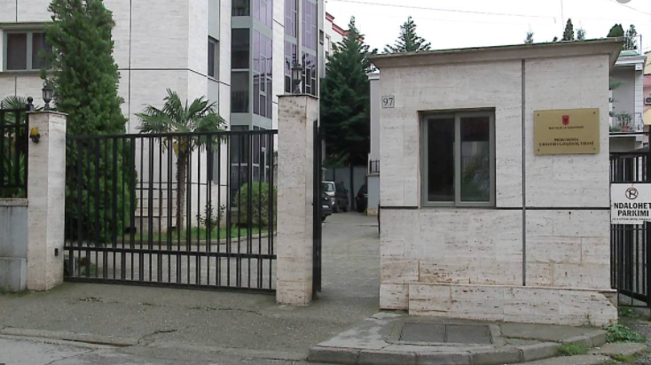 Humbi kontaktet me familjen pasi u nis në këmbë drejt Greqisë, pas 9 vitesh gruaja i drejtohet Gjykatës së Tiranës: Burri im është gjallë