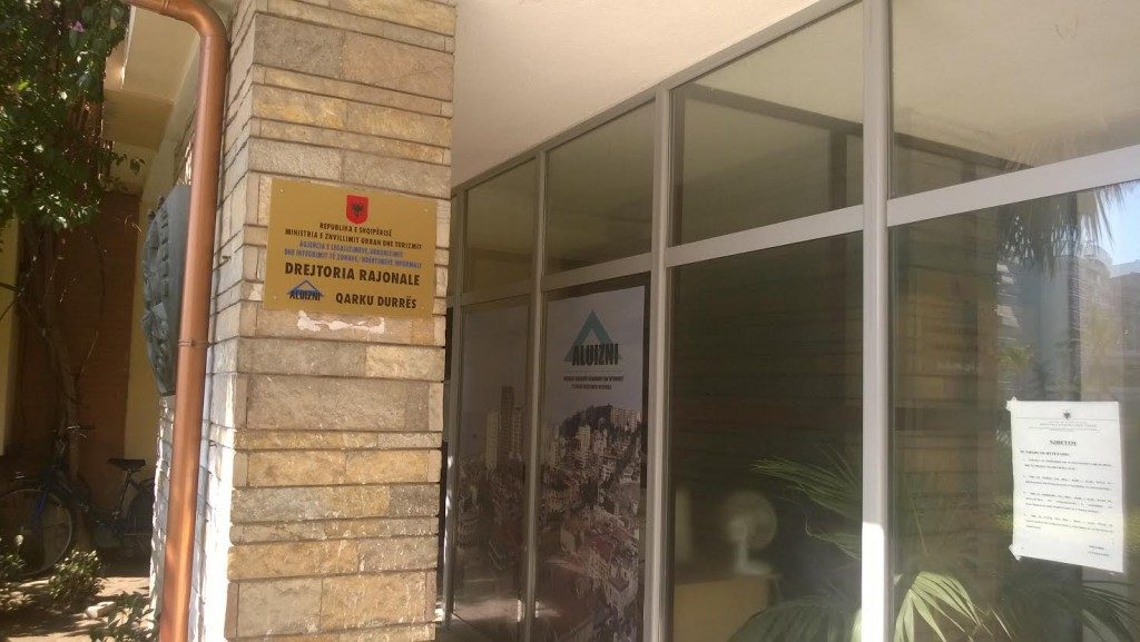 Operacion policor, arrestohet ish-juristi i Hipotekës së Durrësit dhe dy persona. I morën 5000 m² tokë një shtetasi (emrat)