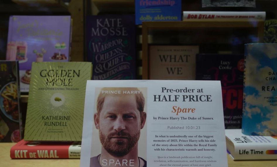 “Është i marrë”, britanikët presin keq librin autobiografik të Princit Harry: Dëmi është i pakthyeshëm! Mbreti Charles…