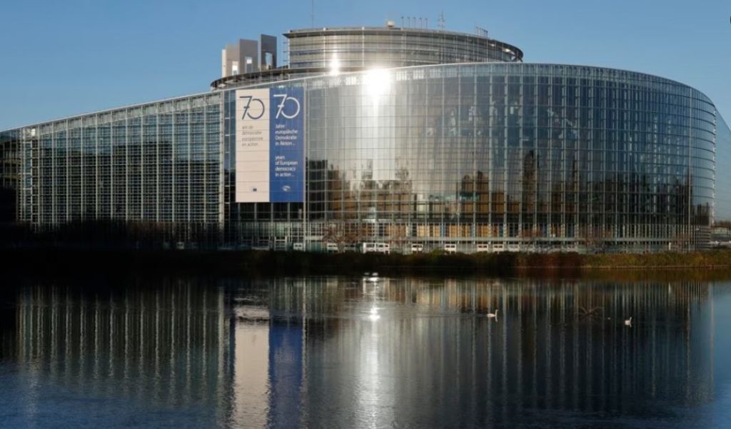 Skandali i korrupsionit “KatarGate”, Asambleja e BE-së nis shqyrtimin e imunitetit të dy eurodeputetëve