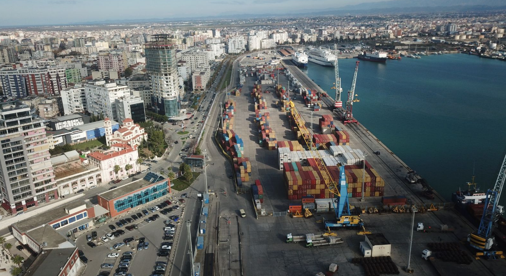 Sekuestrohet një anije me 50 mijë litra naftë kontrabandë në Portin e Durrësit, detajet e para