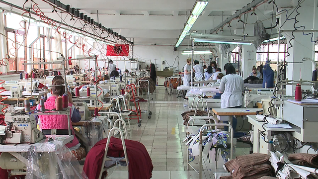 Ndalen investimet, shtohen shitjet/ Pjesa dërmuese e ndërmarrjeve shqiptare janë biznes me pak punëtorë