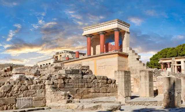 Si e mori meritën arkeologu anglez për zbulimin e shtëpisë së “minotaurit”?