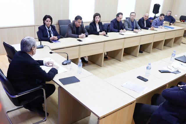 Berisha: Rama dhe Balla duan ta zëvendësojnë ligjin e Lustracionit me një amendament për gjah shtrigash