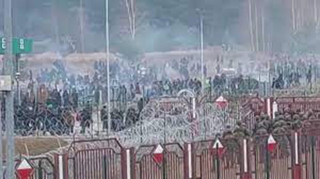 Shtohen tensionet mes Polonisë dhe Bjellorusisë, bllokohen rrugët dhe mbyllen pikat kufitare