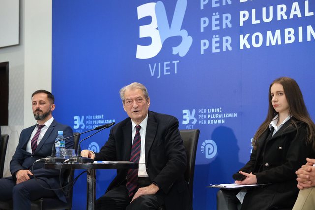 Berisha: Nëse nuk do vidheshin 122 miliardë lekë në vit, shqiptarët të merrnin dyfishin e rrogës që marrin çdo muaj sot