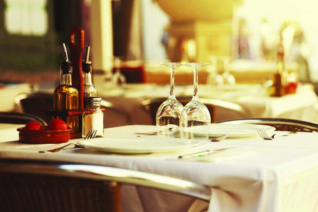 Çmimet në bare dhe restorante për 2022 shënuan rritjen më të lartë në 6 vjet; Paralajmërohet tjetër shtrenjtim nga marsi