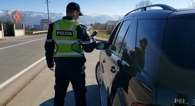 900 euro”, zbardhen përgjimet e efektivëve që merrnin ryfshfet për patentat e pezulluara: Më pak s’bëhet