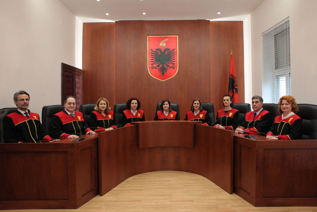 Mandati i Olta Xhaçkës, argumentet pro dhe kundër të Gjykatës Kushtetuese