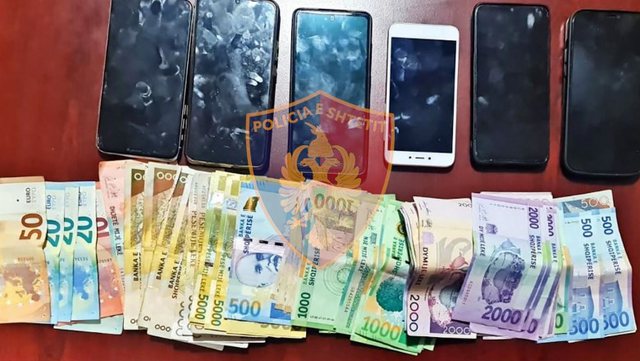 Bllokohen dy lokale të kthyera në pika bastesh në Devoll, 6 persona përfundojnë në pranga