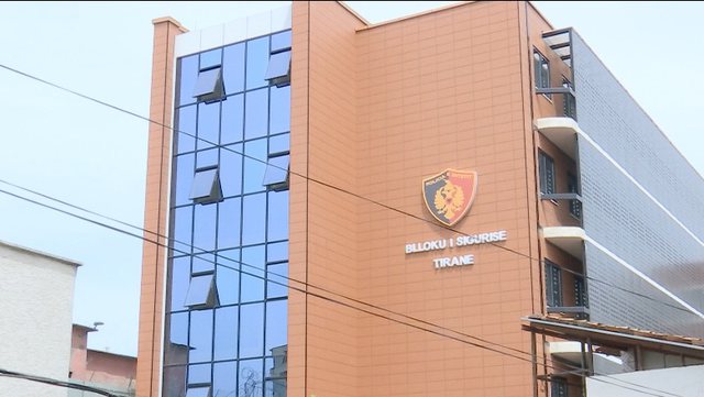 Të shtënat me armë në Kamëz, pronari e kishte dhënë lokalin me qira, dy pistat e hetimit