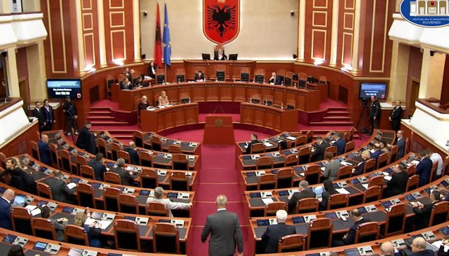 5 deputetë dorëhiqen për të marrë pjesë në zgjedhjet lokale, kush janë zëvendësuesit e tyre, rikthehet Beqja në Kuvend