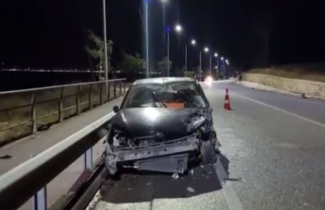 Aksident i rëndë në aksin Tiranë-Durrës, makina përplas për vdekje kalimtarin