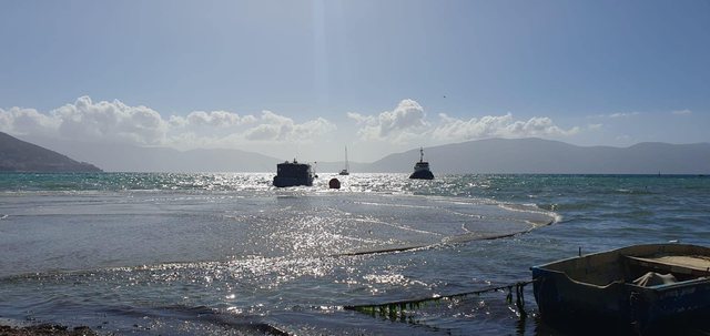 Lëshoi sinjalin SOS, shpëtohet mjeti me 2 persona në bord në Vlorë, pësoi avari në det