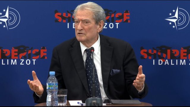 Berisha: Rama konfiskoi vulën e PD-së, ka tmerr nga opozita e vërtetë! Ka ngritur sipërmarrje në Singapor