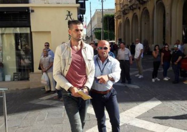 Refuzoi të dëshmonte kundër bashkëpunëtorëve të tij, dënohet me burg shqiptari në Maltë