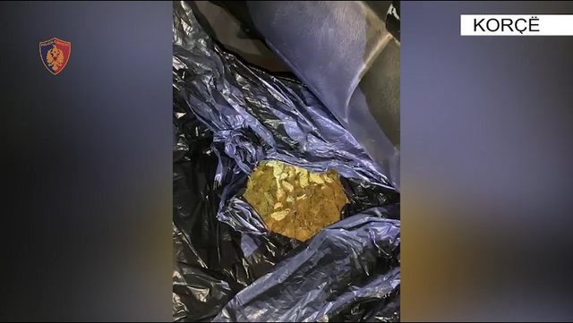 Operacion antidrogë në Ersekë! Kapen 8.2 kg kanabis në makinë, arrestohen 3 persona, 2 në kërkim