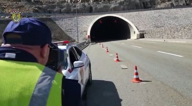 Me 197 km/h në tunelin e Kalimashit, policia “kap mat” 27-vjeçarin nga Kosova