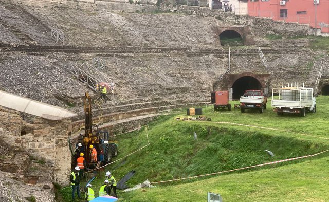 Monumenti më i madh i zbuluar deri tani, arkeologët nisin punën për zbulimin e plotë të amfiteatrit në Durrës