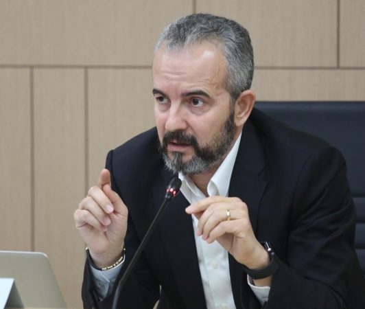 Deklaroi se njihte Berishën si kryetar të PD, Celibashi sqaron: Ishte pjesë e narrativës. Jetojmë në një realitet ku…