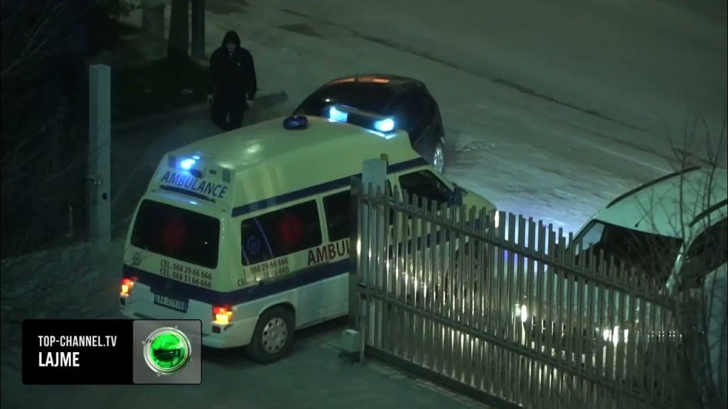 Vrasja tek Top Channel, momenti kur autoambulanca mbërrin në vendngjarje, merr trupin e pajetë të punonjësit