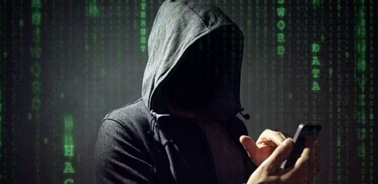 “Përditësoni menjëherë iPhone tuaj”/ Kompania “Apple” thirrje përdoruesve të saj: Telefoni mund të jetë hakuar, kemi zbuluar problematika