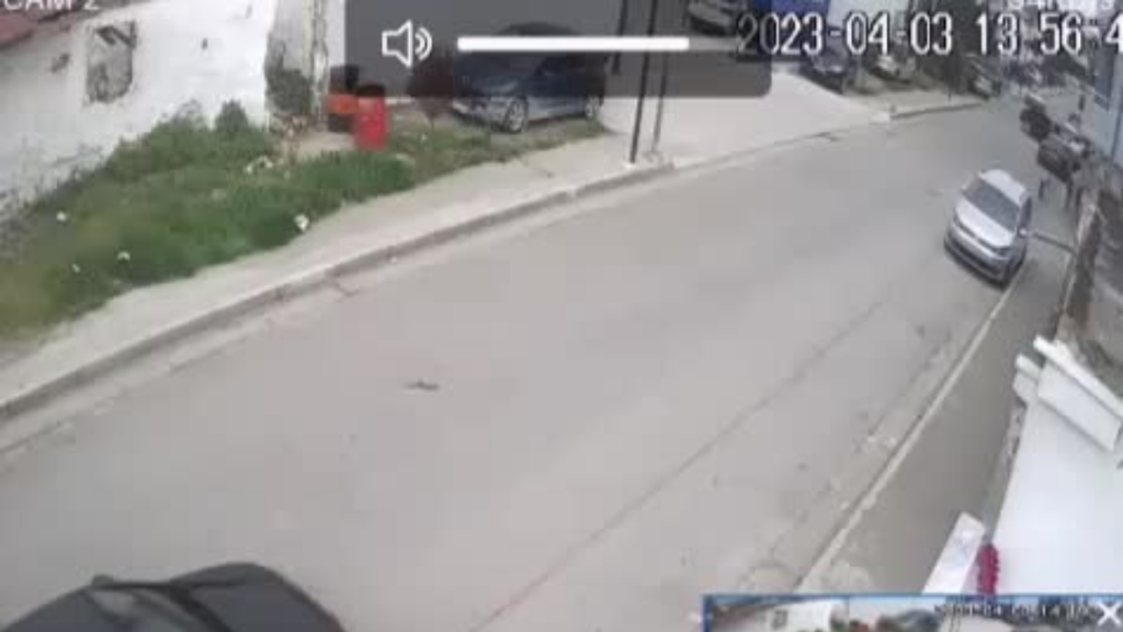 Atentat me eksploziv në Shkozet/ Shpërthen makina në lëvizje, shpëton për mrekulli shoferi!