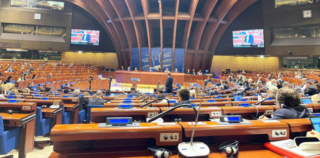 DASH ‘kritika’ Kurtit për shpalljen e 2 organizatave serbe, terroriste! Rutte dhe Bettel së shpejti vizitë zyrtare në Kosovë e Serbi