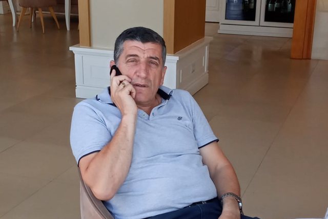 Bizhuteri floriri, diamante dhe para cash/ Arrestohet ish-shoferi i Ardi Veliut, bashkë me gruan dhe vajzën