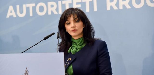 Tenderi Kardhiq-Delvinë/ Kalon për gjykim dosja ndaj Sonila Qatos, 6 të pandehur pranojnë gjykimin e shkurtuar