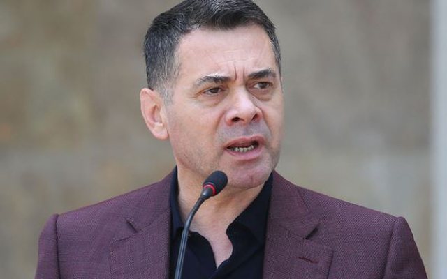 Çfarë u zbulua në ‘Blackberry-n’ e Ahmetajt? 138 telefonata dhe mbi 3 mijë SMS me Mërtirin: O la, tigër, fratelo…