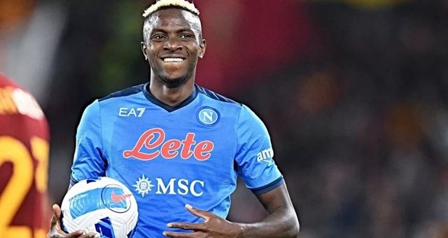 De Laurentiis është i qartë: “Osimhen do të veshë fanelën e Napolit në sezonin e ri”