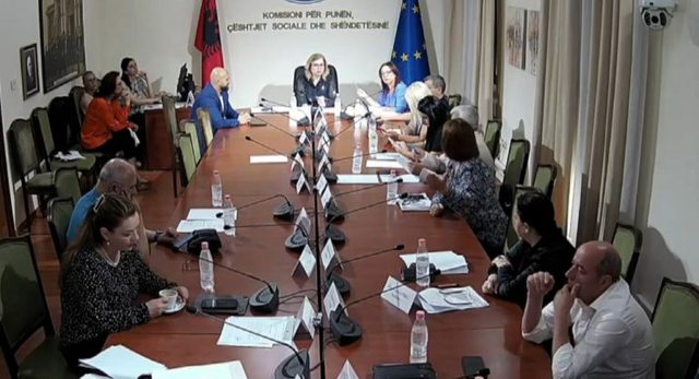 Miratohet pr.ligji për legalizimin e kanabisit mjekësor! Korreshi: Konsultohuni me çunat e Londrës, Manastirliu: Do kontrollohet nga shteti