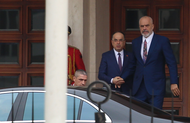 Skandali që ‘dogji’ Safet Gjicin, BIRN: Institucionet fshehin ‘kokën si struci’ për zgjedhjet e reja në Kukës