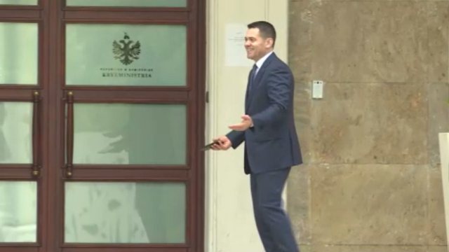 SPAK kërkon arrestimin e tij, Ahmetaj ndodhet në Angli, avokati: Do vijë kur të ketë lirinë