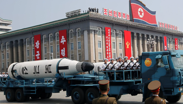 Shtetasi amerikan kalon kufirin, shkon në Korenë e Veriut, arrestohet menjëherë