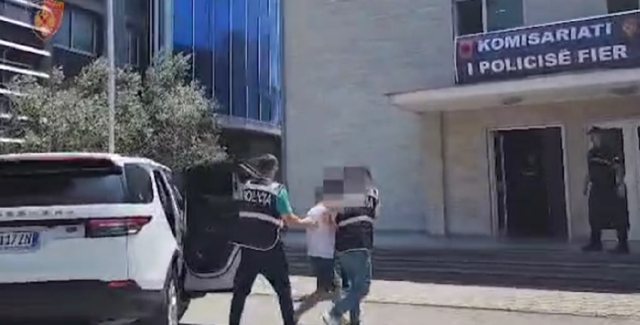 Me qindra doza kanabisi në makinë, arrestohet 47-vjeçari në Lushnje